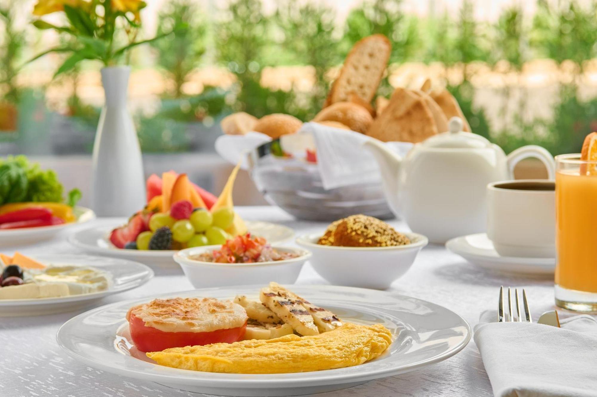 Mercure Riyadh Al Anoud Bagian luar foto
